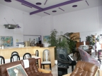 le bureau et la vitrine avant